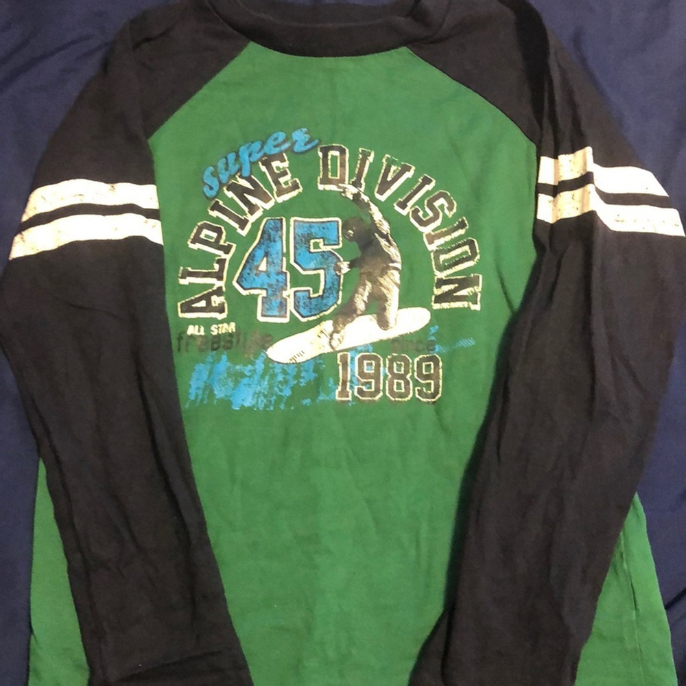 Long sleeve graphic shirt